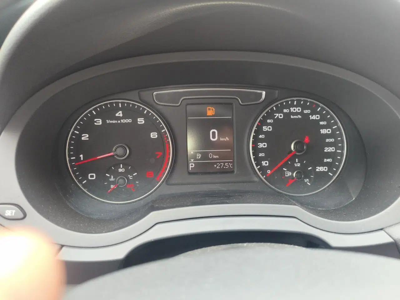 Audi Q3 2016 30 TFSI Standard Model — миниатюра 11