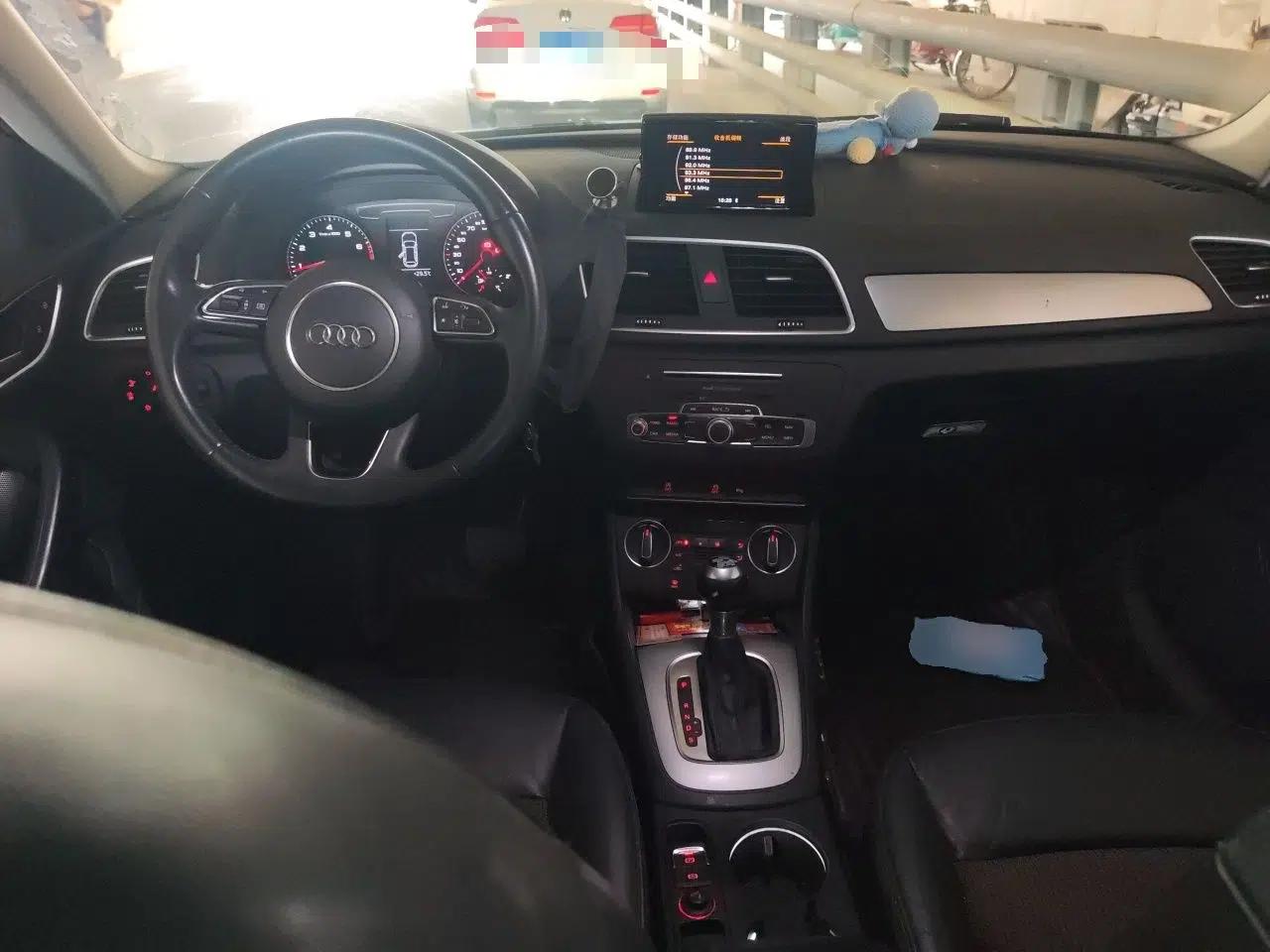 Audi Q3 2018 30th Anniversary Edition 30 TFSI Fashion Model — миниатюра 9