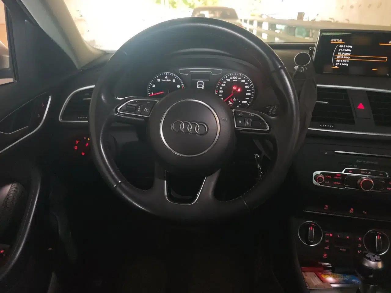 Audi Q3 2018 30th Anniversary Edition 30 TFSI Fashion Model — миниатюра 10