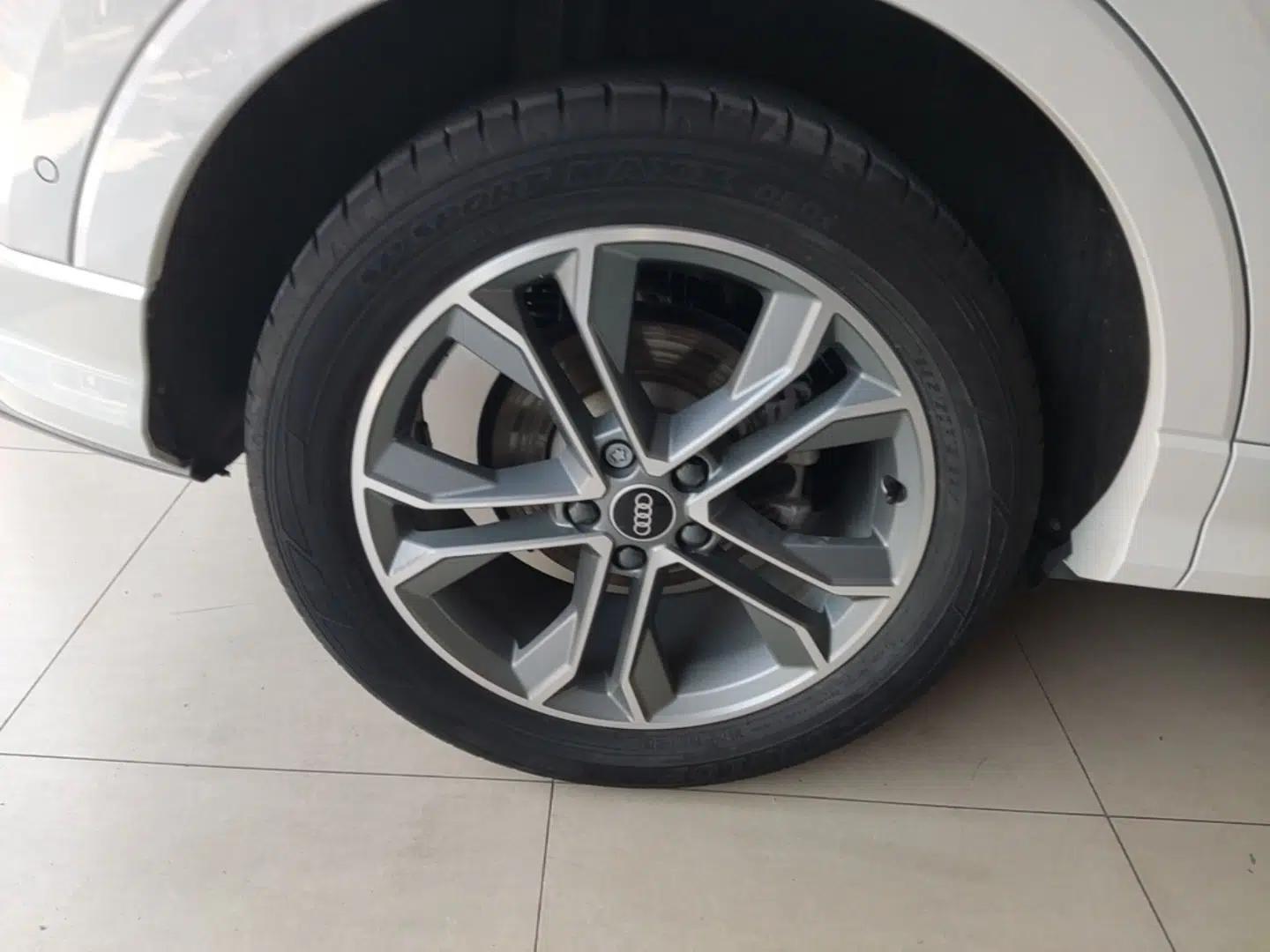 Audi Q3 2022 40 TFSI Fashion Dynamic Model — миниатюра 11