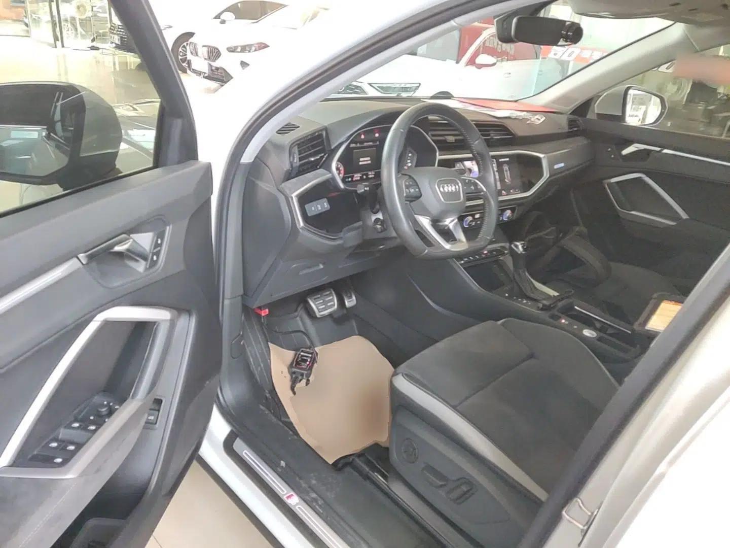 Audi Q3 2022 40 TFSI Fashion Dynamic Model — миниатюра 18