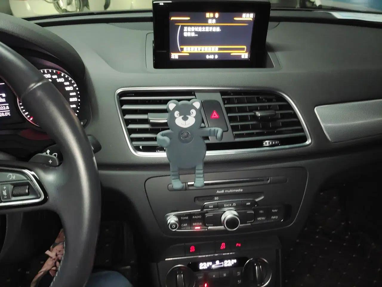 Audi Q3 2018 30th Anniversary Edition 30 TFSI Style Model — миниатюра 13
