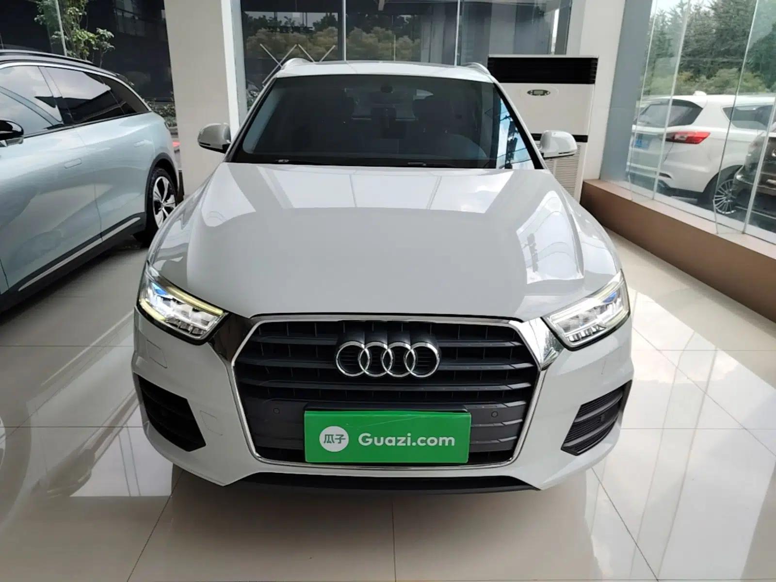 Audi Q3 2018 30th Anniversary Edition 30 TFSI Fashion Model — миниатюра 2