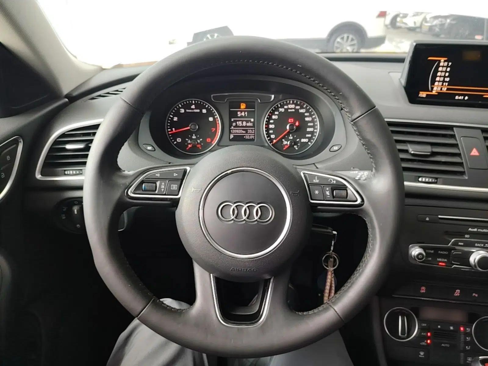 Audi Q3 2018 30th Anniversary Edition 30 TFSI Fashion Model — миниатюра 13