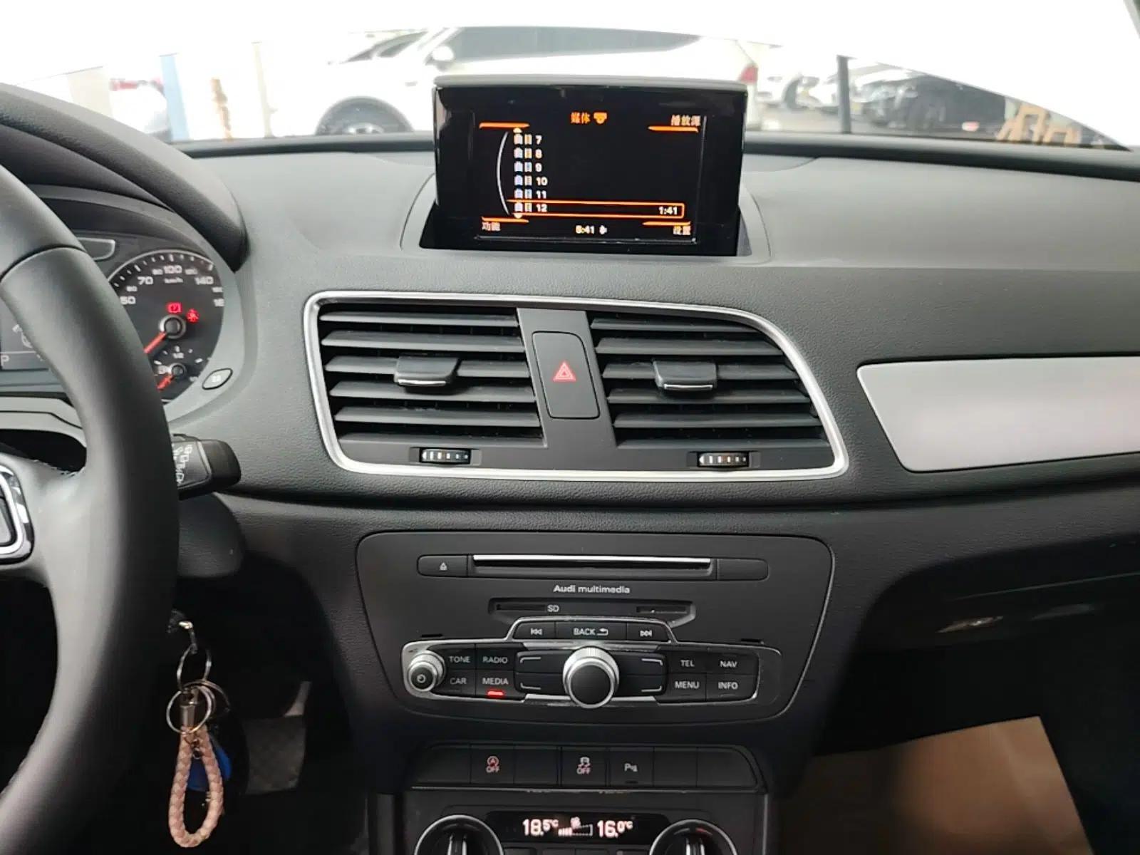 Audi Q3 2018 30th Anniversary Edition 30 TFSI Fashion Model — миниатюра 15