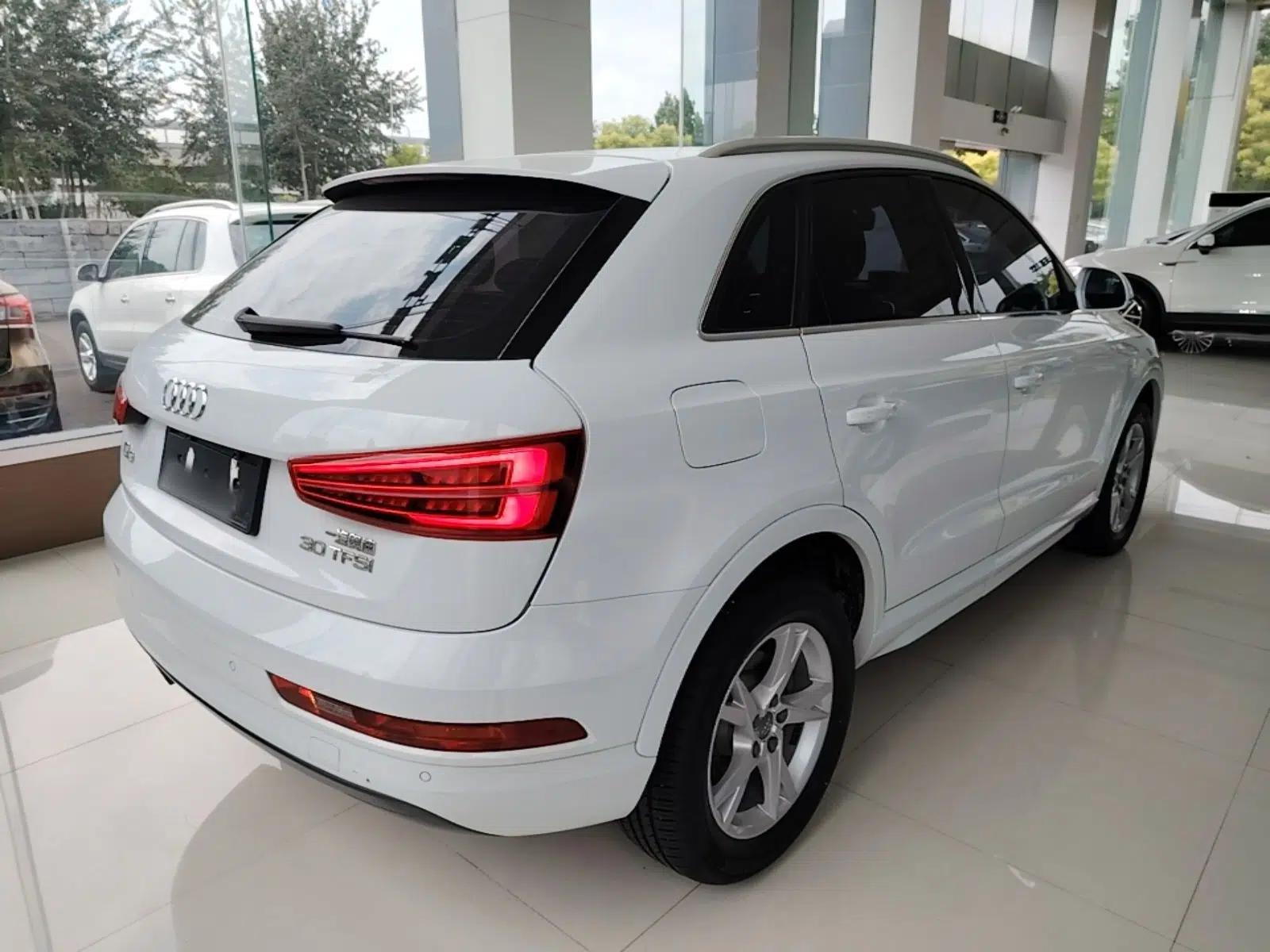 Audi Q3 2018 30th Anniversary Edition 30 TFSI Fashion Model — миниатюра 6