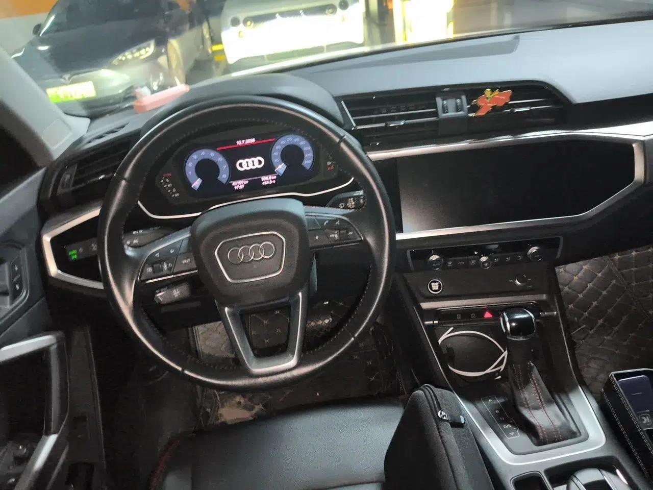 Audi Q3 2021 35 TFSI Fashionable and Elegant Model — миниатюра 10