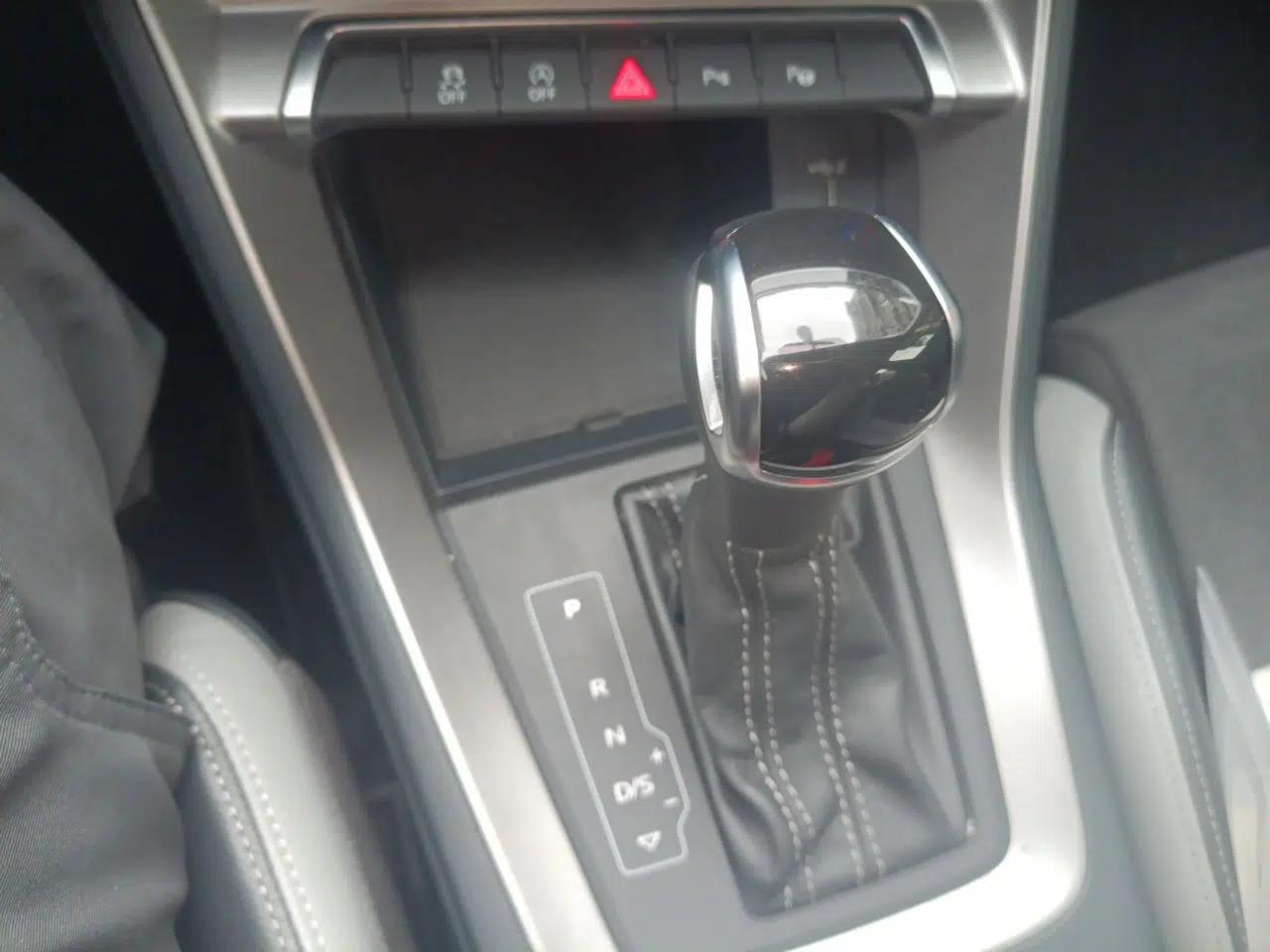 Audi Q3 2021 35 TFSI Fashion Dynamic Model — миниатюра 14