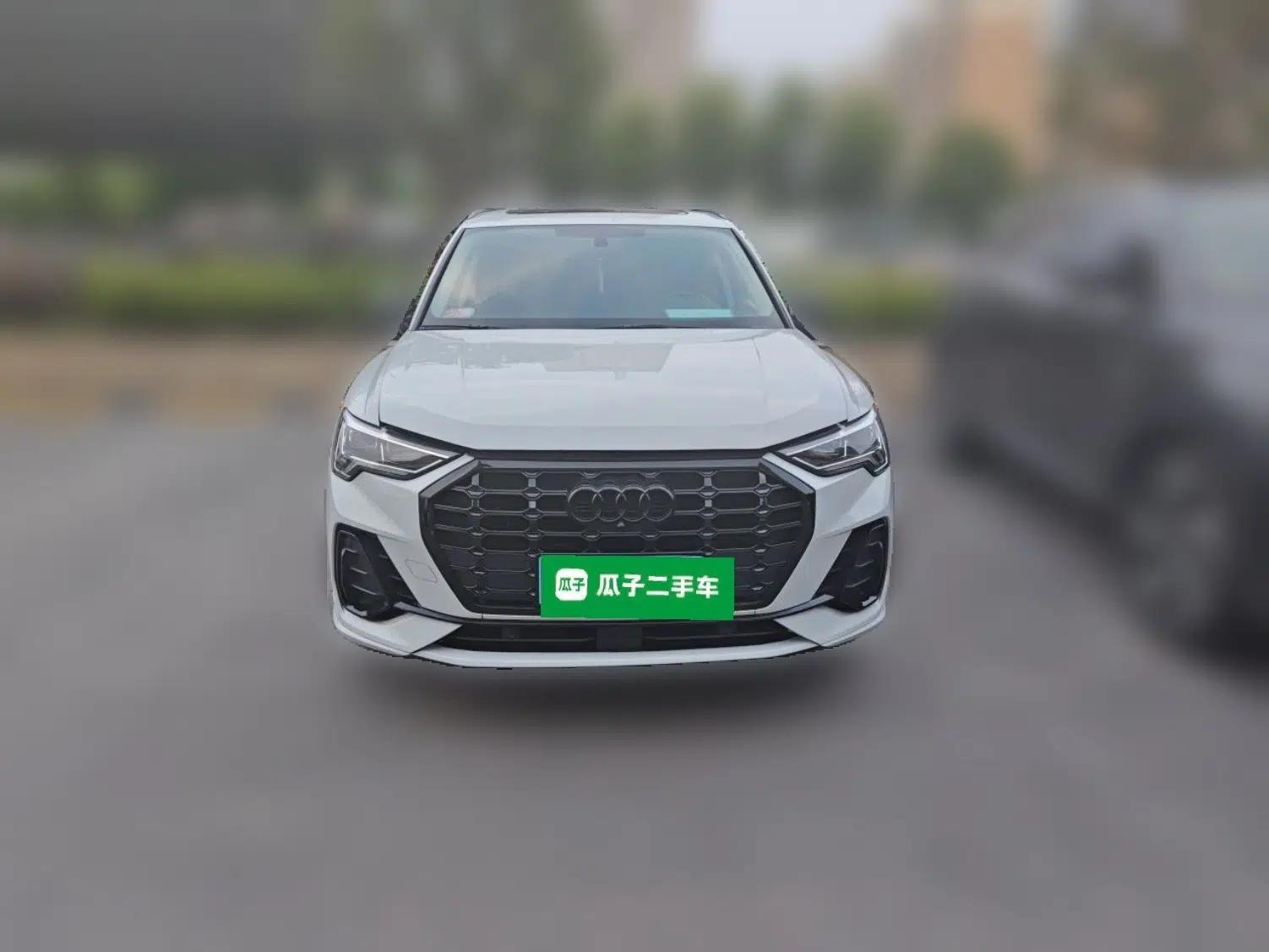 Audi Q3 2023 35 TFSI Fashion Dynamic Model (1.5T) — миниатюра 2