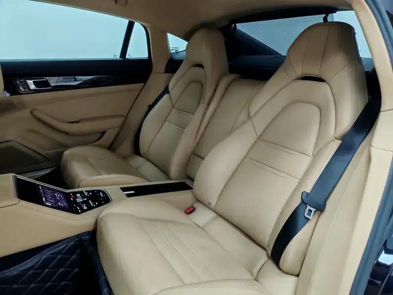2017 Panamera Executive Long Wheelbase 3.0T — миниатюра 15