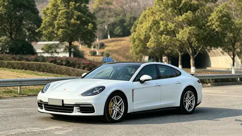 2017 Panamera 3.0T — миниатюра 1