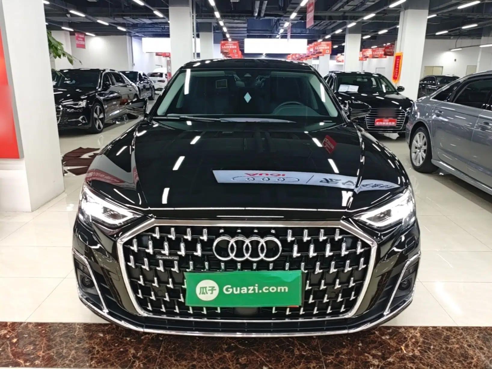 Audi A8 2023 A8L 45 TFSI quattro Luxury Model — миниатюра 2