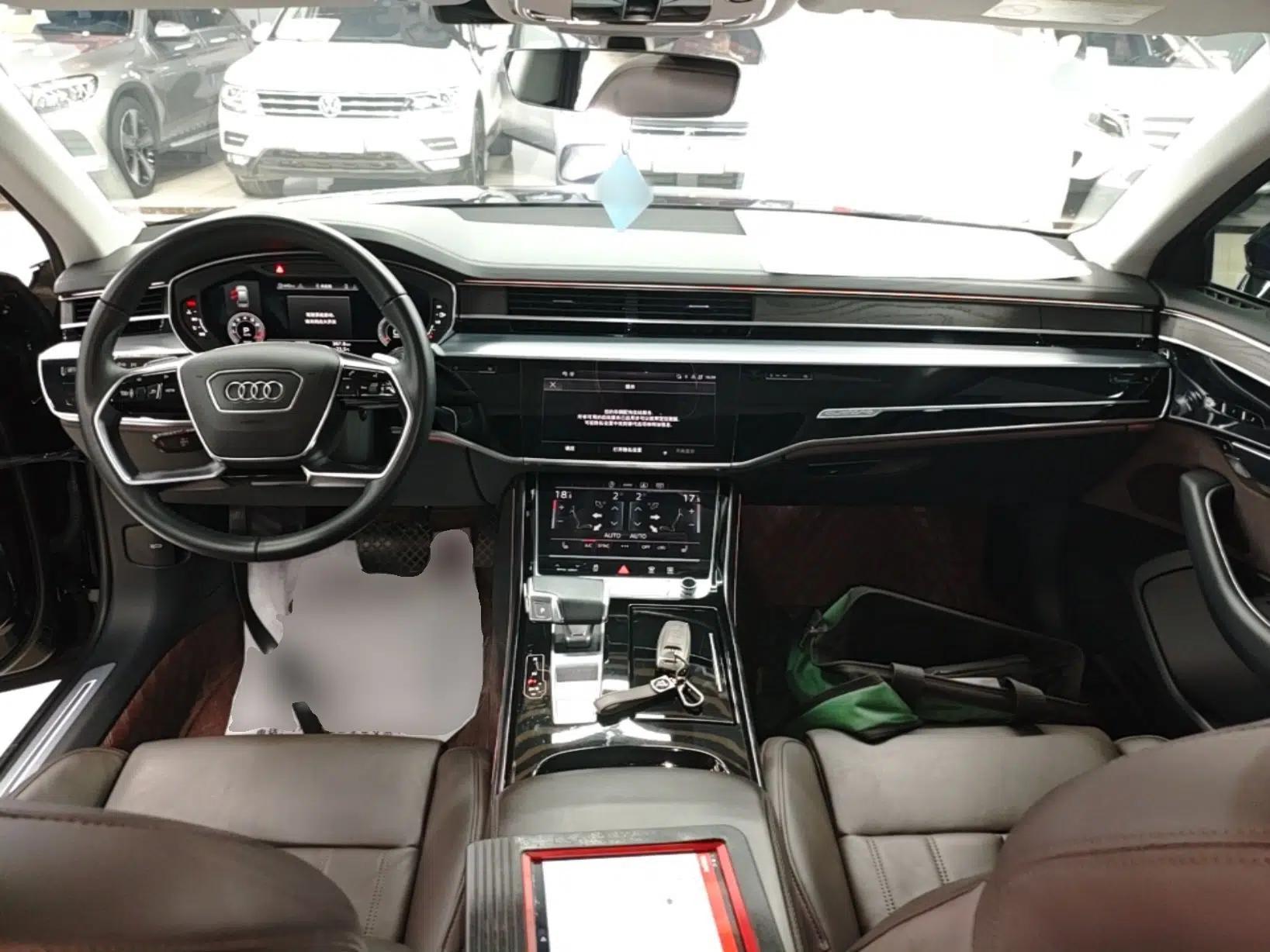 Audi A8 2023 A8L 45 TFSI quattro Luxury Model — миниатюра 12