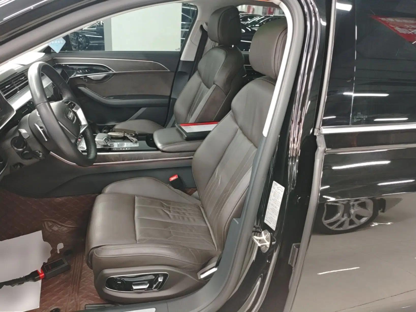 Audi A8 2023 A8L 45 TFSI quattro Luxury Model — миниатюра 17