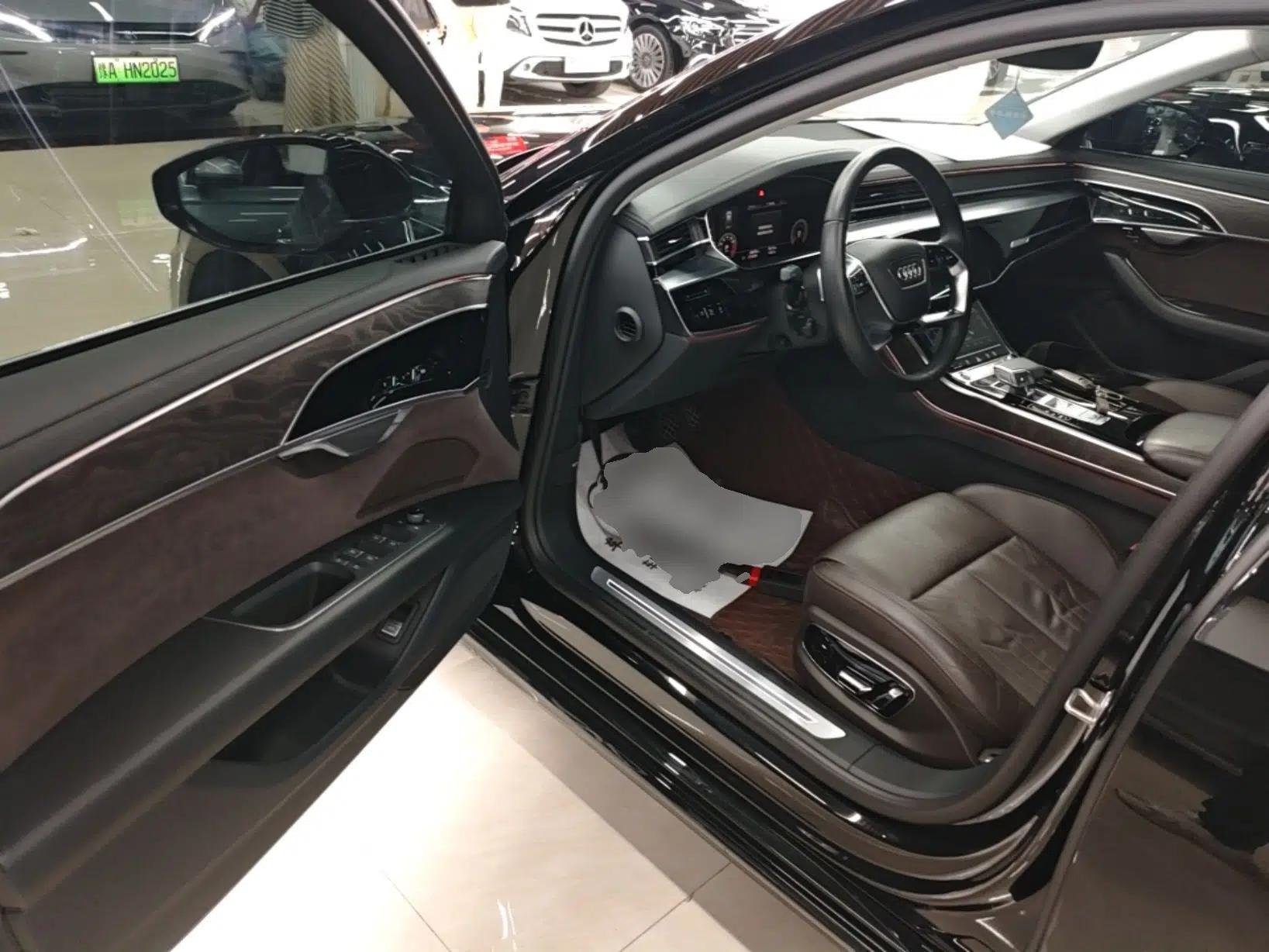 Audi A8 2023 A8L 45 TFSI quattro Luxury Model — миниатюра 18