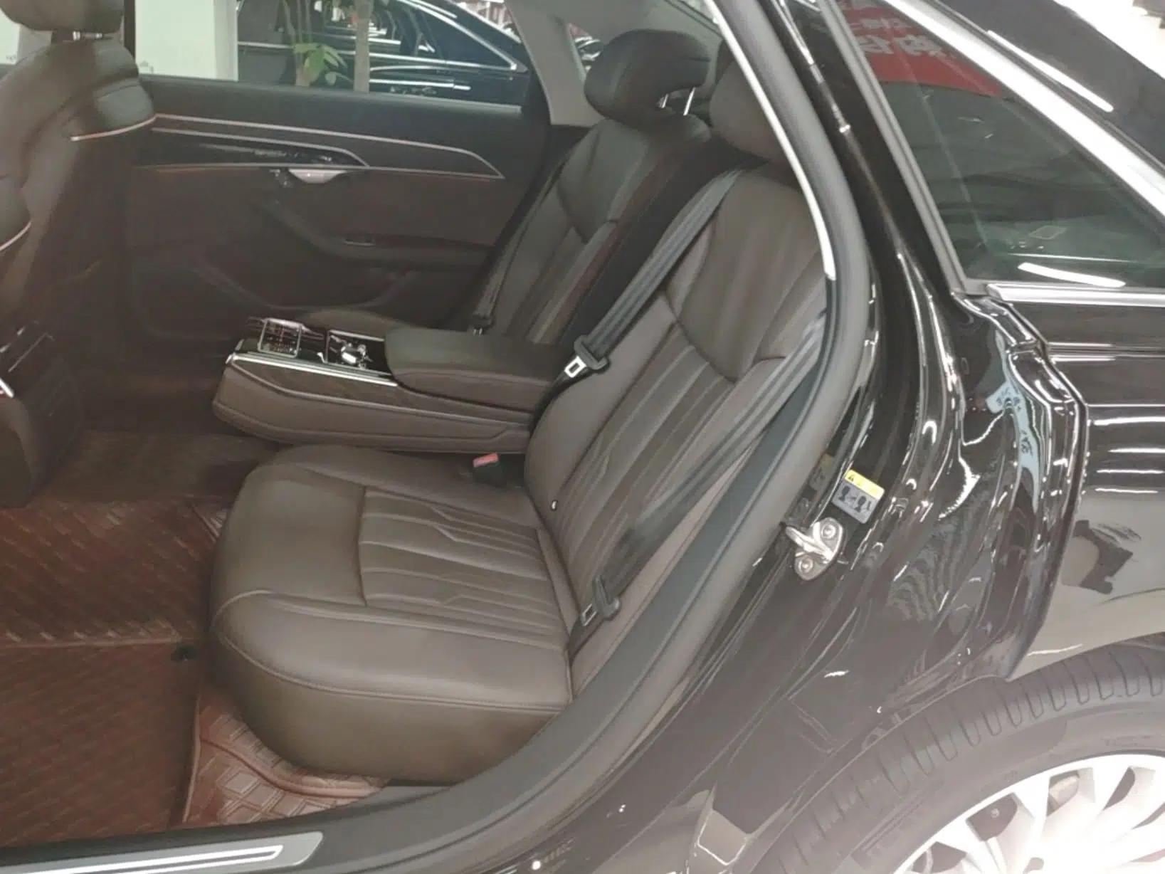 Audi A8 2023 A8L 45 TFSI quattro Luxury Model — миниатюра 20
