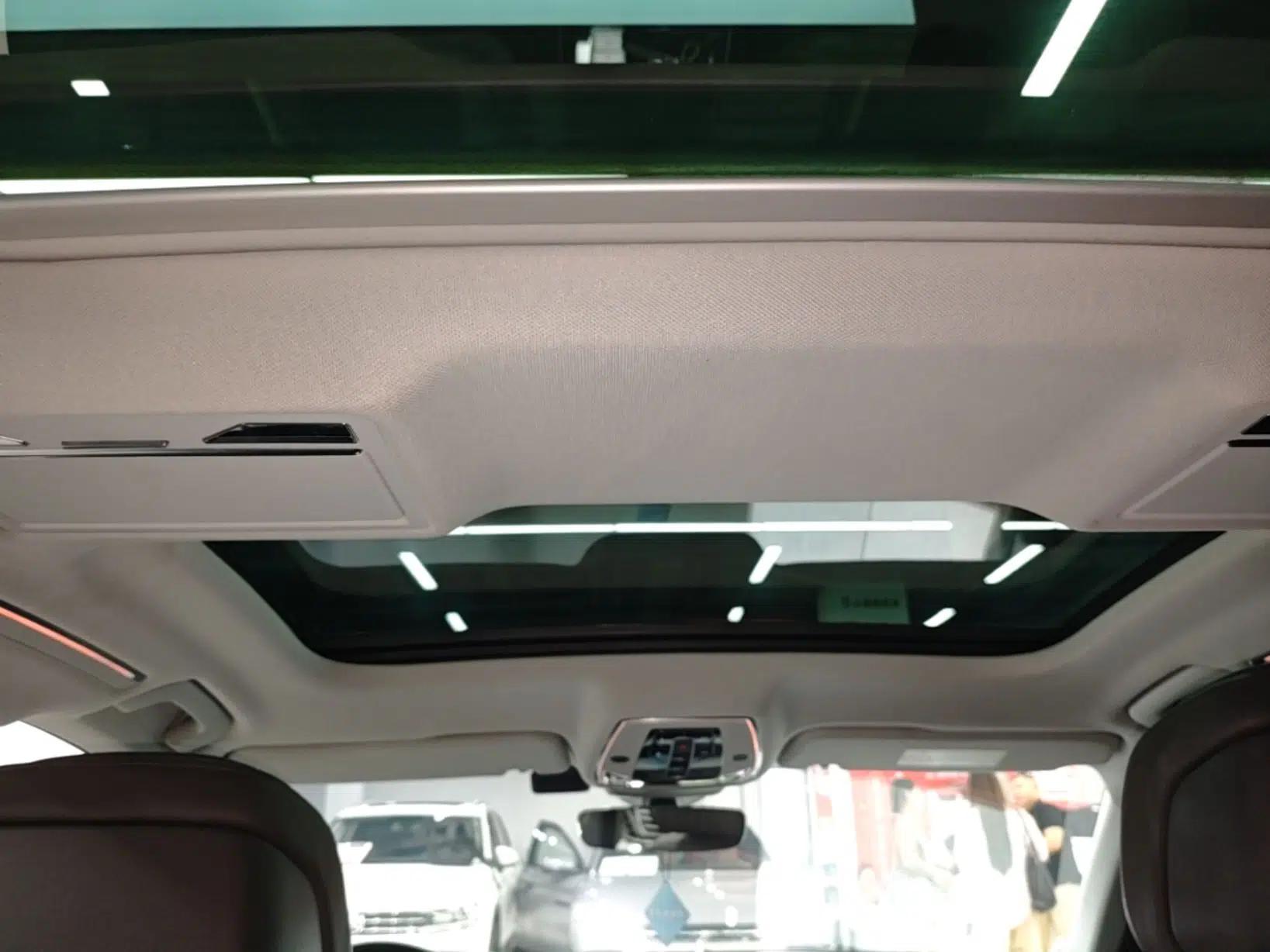 Audi A8 2023 A8L 45 TFSI quattro Luxury Model — миниатюра 21