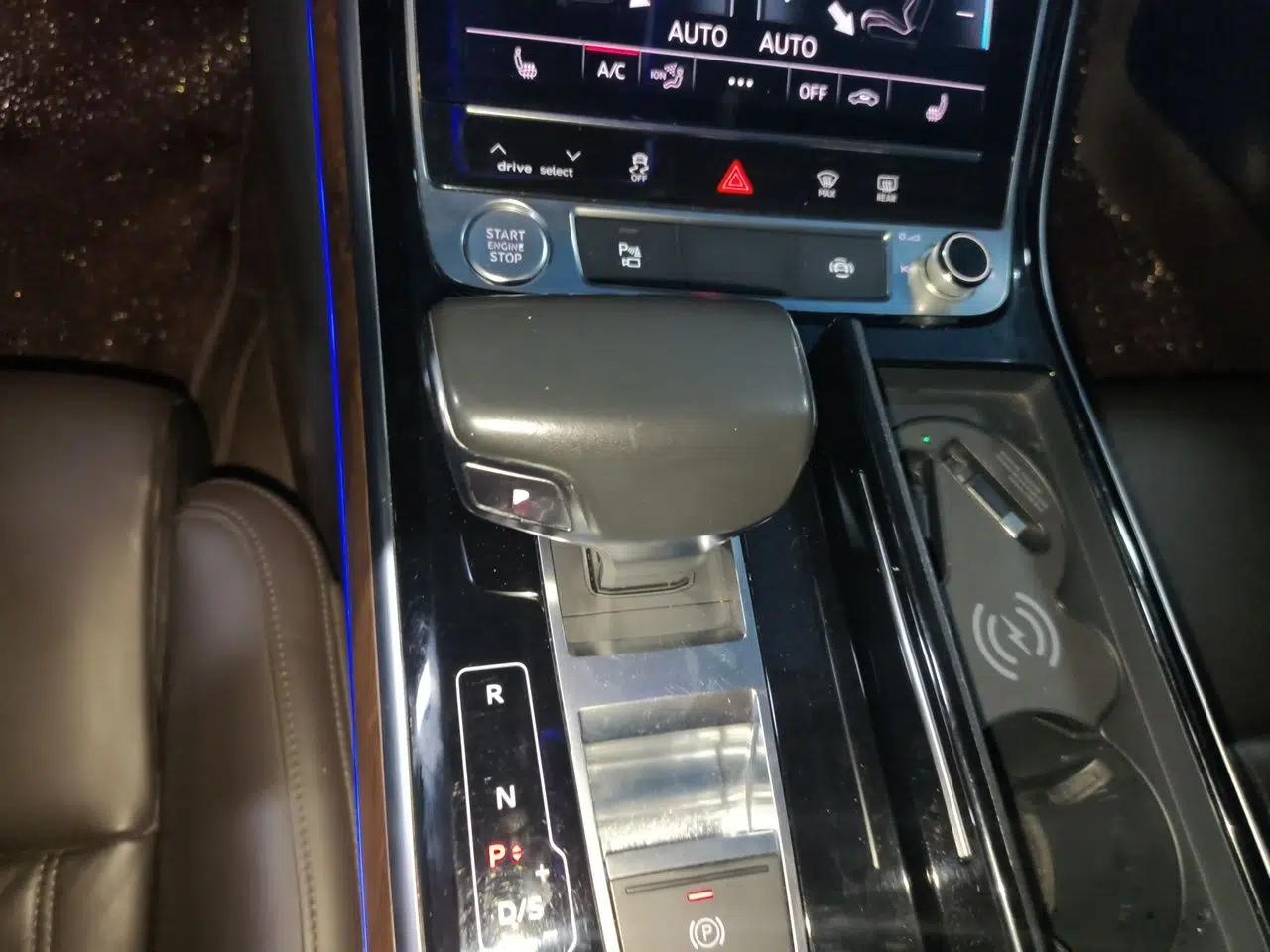 Audi A8 2018 A8L 55 TFSI quattro Launch Edition Prestige Model — миниатюра 14