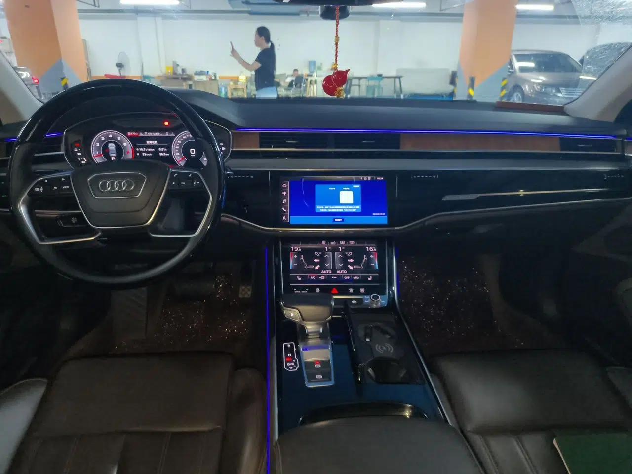 Audi A8 2018 A8L 55 TFSI quattro Launch Edition Prestige Model — миниатюра 9