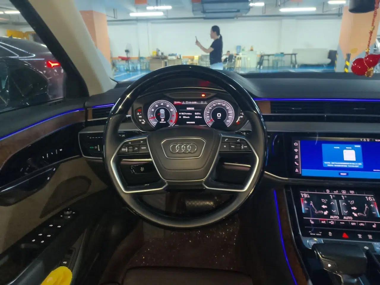 Audi A8 2018 A8L 55 TFSI quattro Launch Edition Prestige Model — миниатюра 10