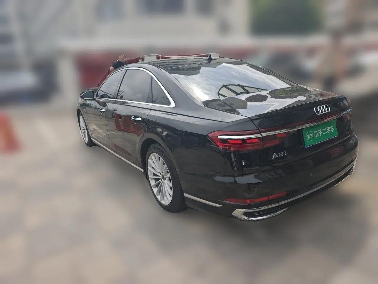 Audi A8 2023 A8L 45 TFSI quattro Luxury Model — миниатюра 4