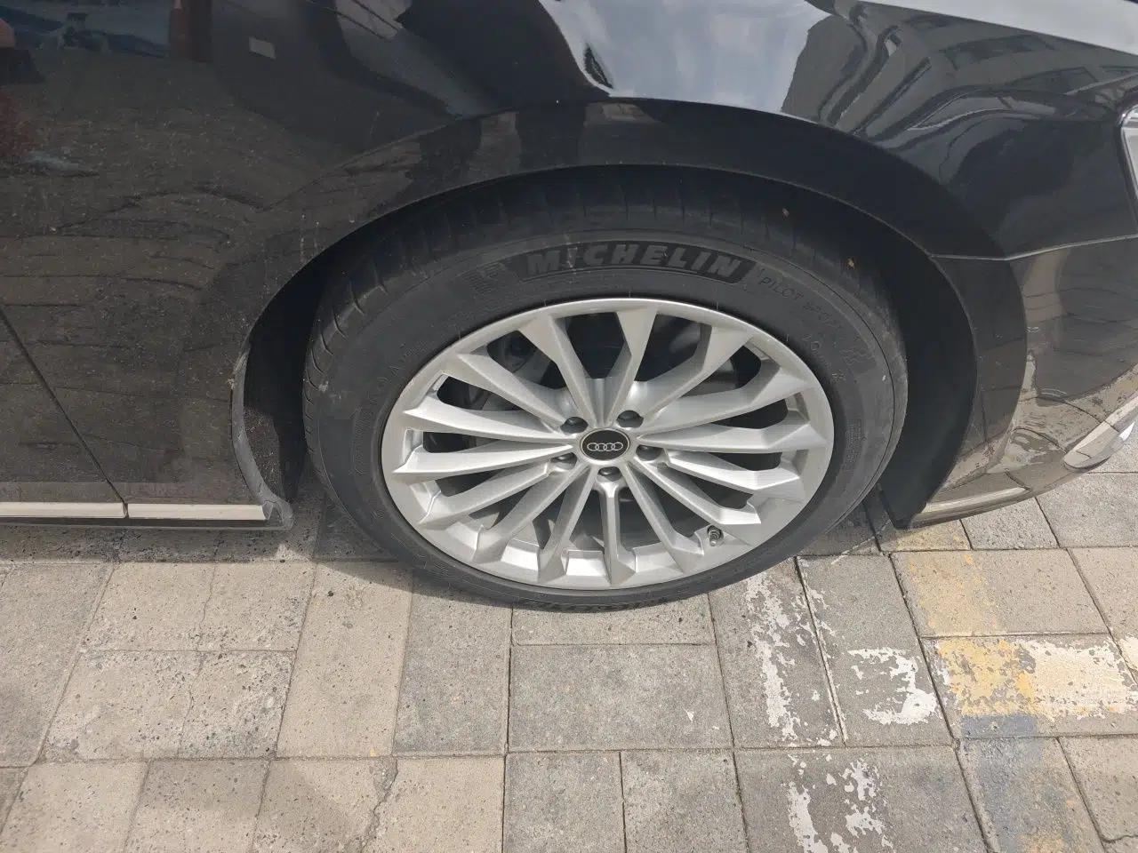 Audi A8 2023 A8L 45 TFSI quattro Luxury Model — миниатюра 8