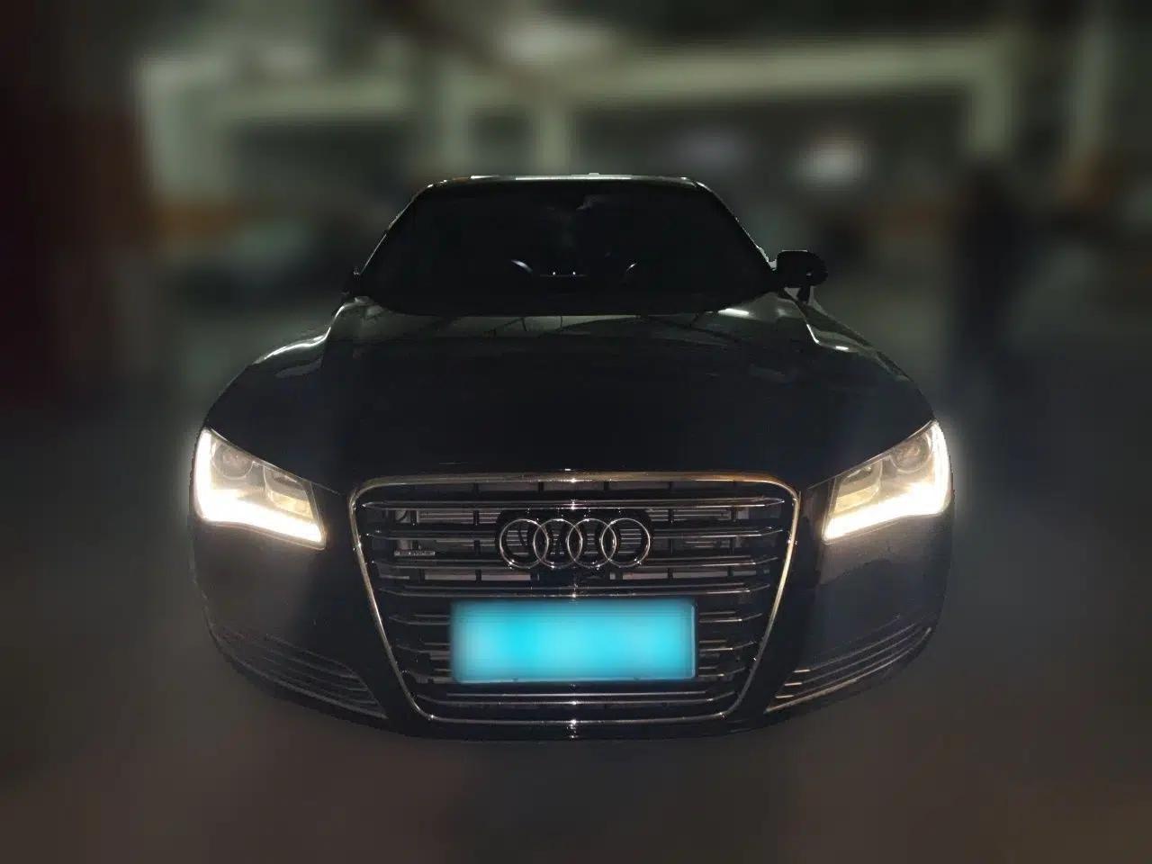 Audi A8 2012 A8L 45 TFSI quattro Luxury Model — миниатюра 2