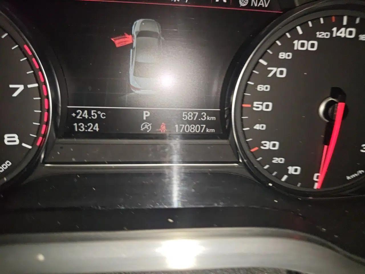 Audi A8 2012 A8L 45 TFSI quattro Luxury Model — миниатюра 12
