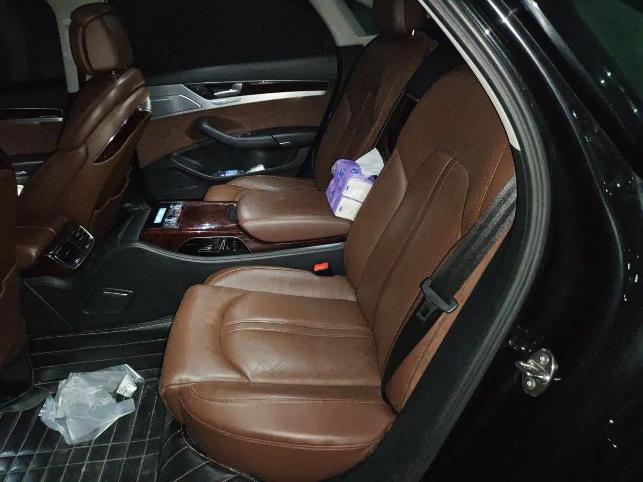 Audi A8 2012 A8L 45 TFSI quattro Luxury Model — миниатюра 17