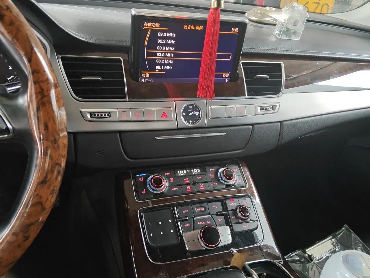 Audi A8 2013 A8L 50 TFSI quattro Luxury Model — миниатюра 13