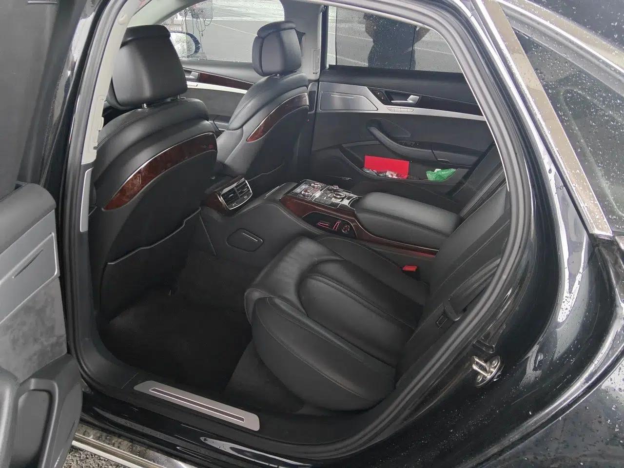 Audi A8 2013 A8L 50 TFSI quattro Luxury Model — миниатюра 17