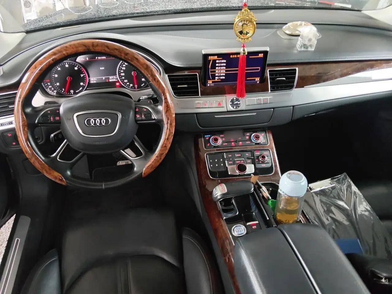 Audi A8 2013 A8L 50 TFSI quattro Luxury Model — миниатюра 9
