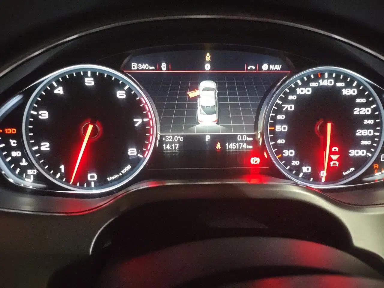 Audi A8 2011 A8L W12 6.3 FSI quattro — миниатюра 12