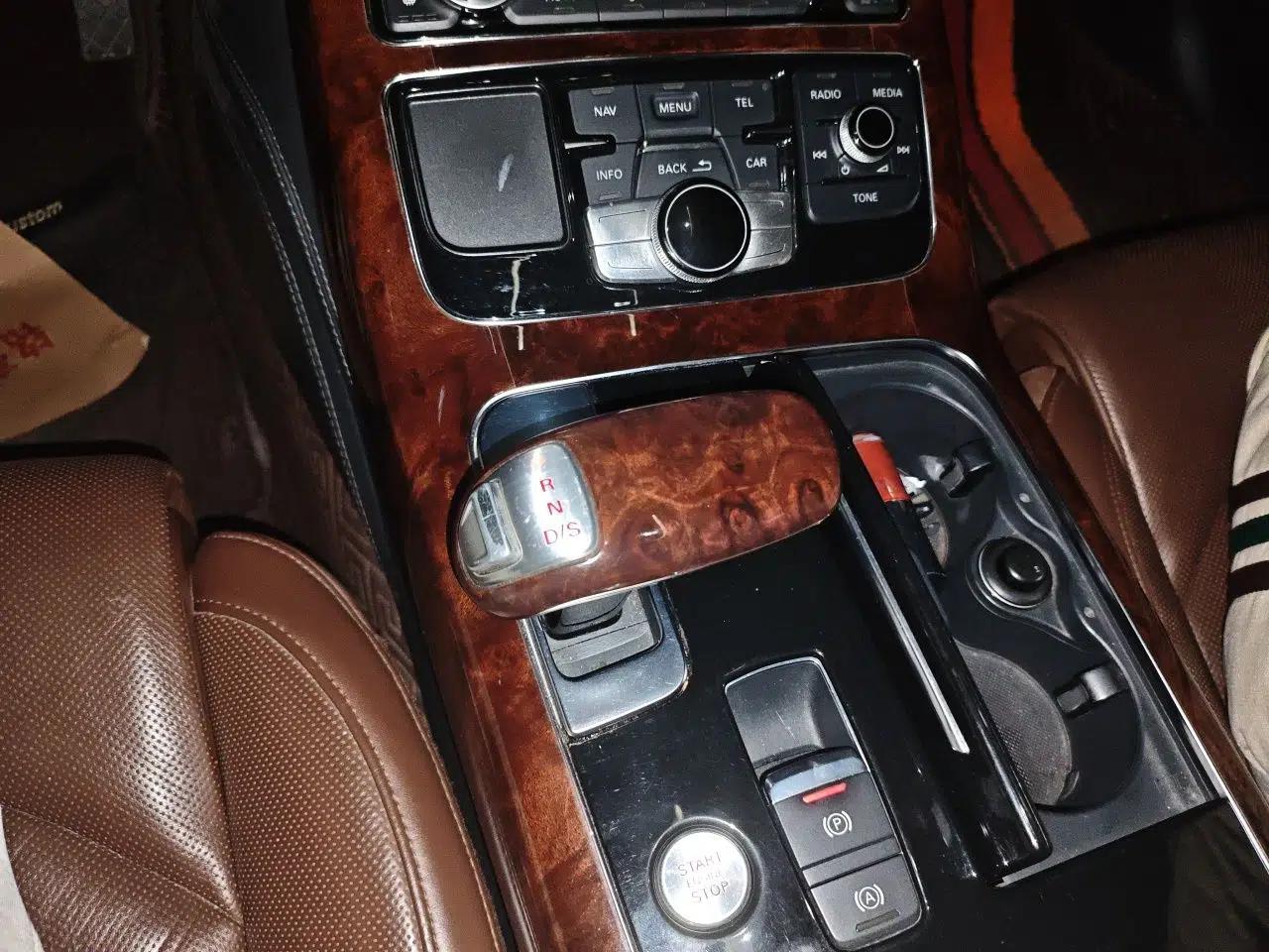 Audi A8 2011 A8L W12 6.3 FSI quattro — миниатюра 14
