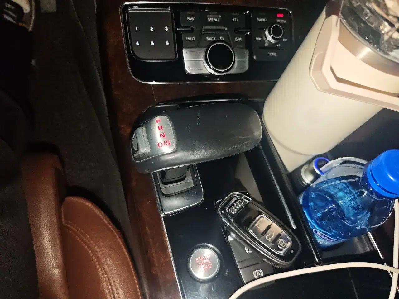 Audi A8 2014 A8L 45 TFSI quattro Comfort model — миниатюра 14