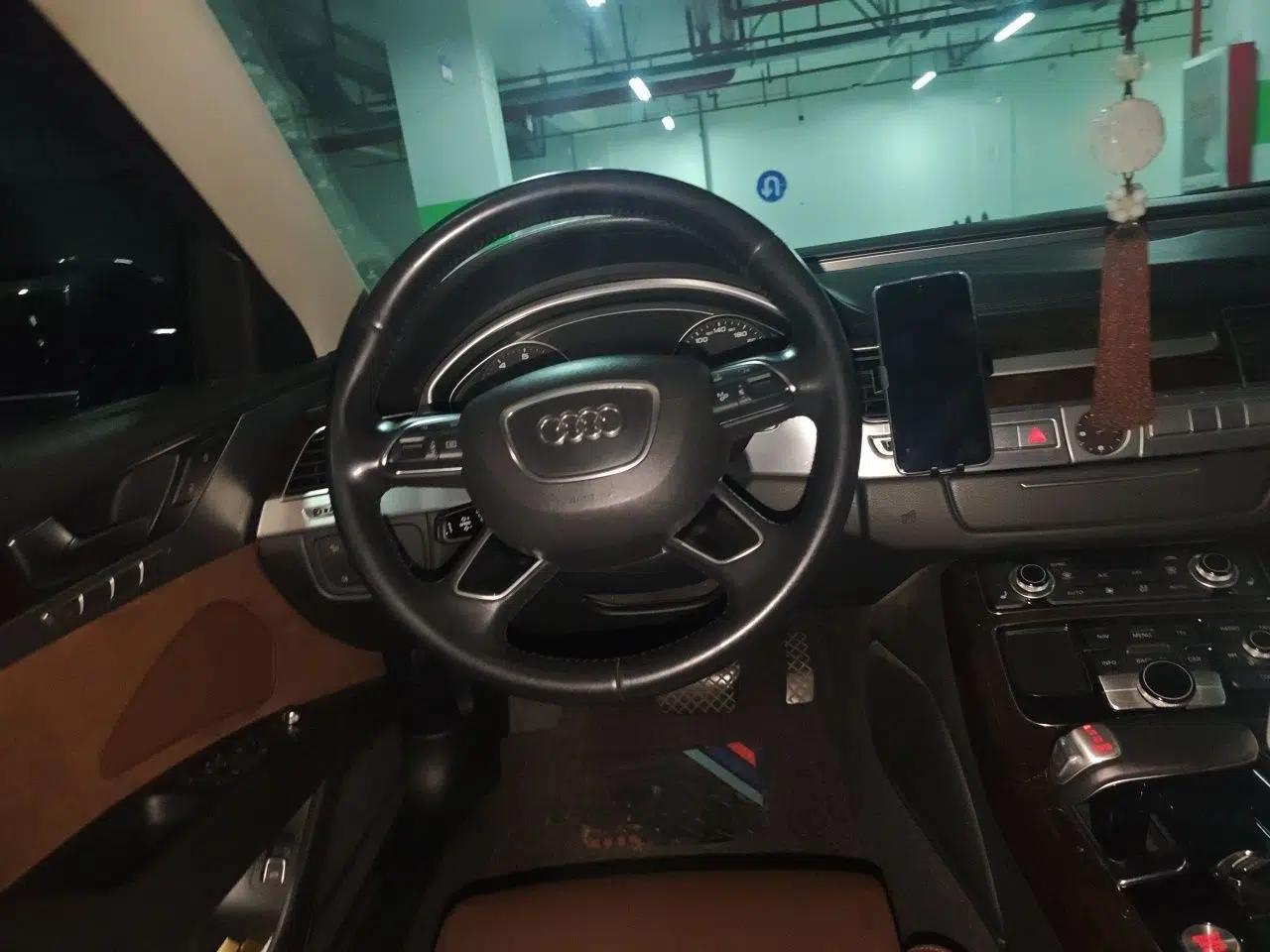 Audi A8 2014 A8L 45 TFSI quattro Comfort model — миниатюра 10