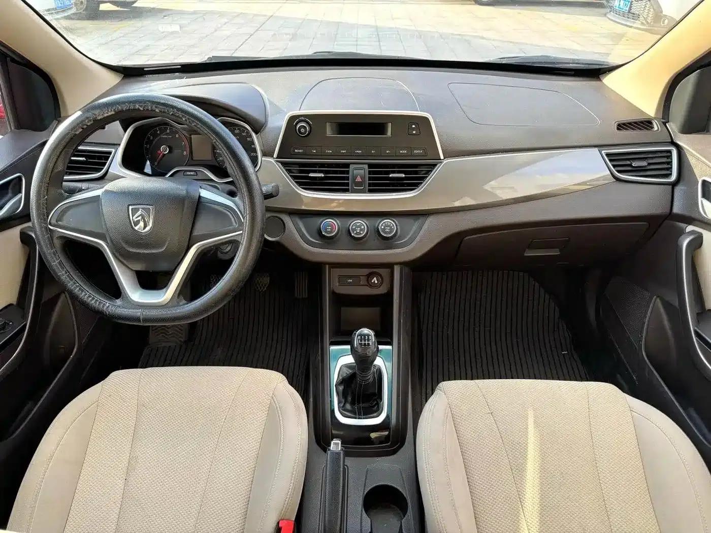 Baojun 310W 2017 1.5L Manual Comfort Model (National V Emission Standard) — миниатюра 7