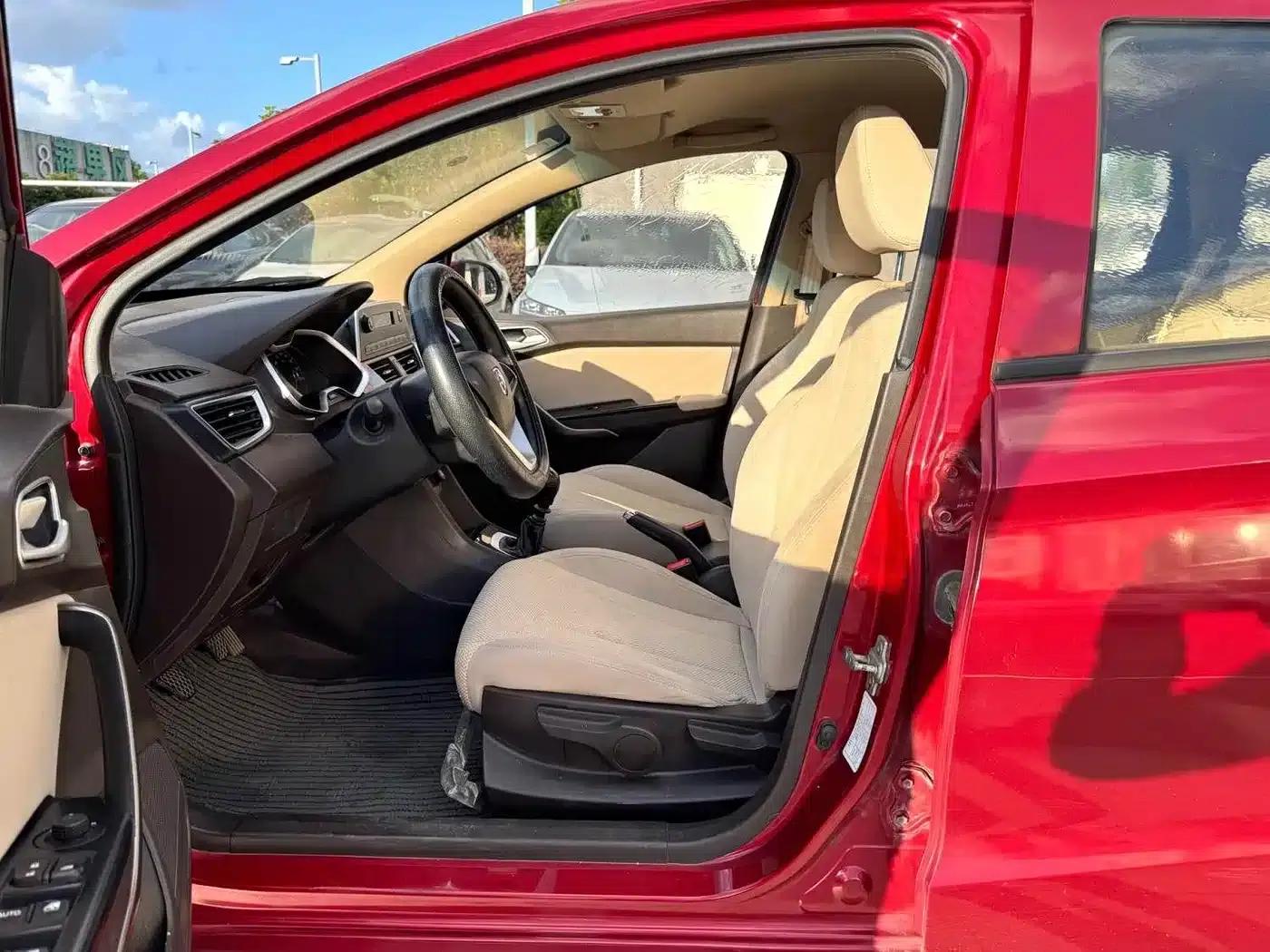 Baojun 310W 2017 1.5L Manual Comfort Model (National V Emission Standard) — миниатюра 9