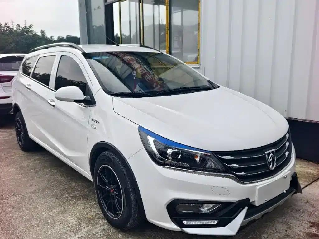 Baojun 310W 2017 1.5L Manual Comfort Model (National V Emission Standard) — миниатюра 2