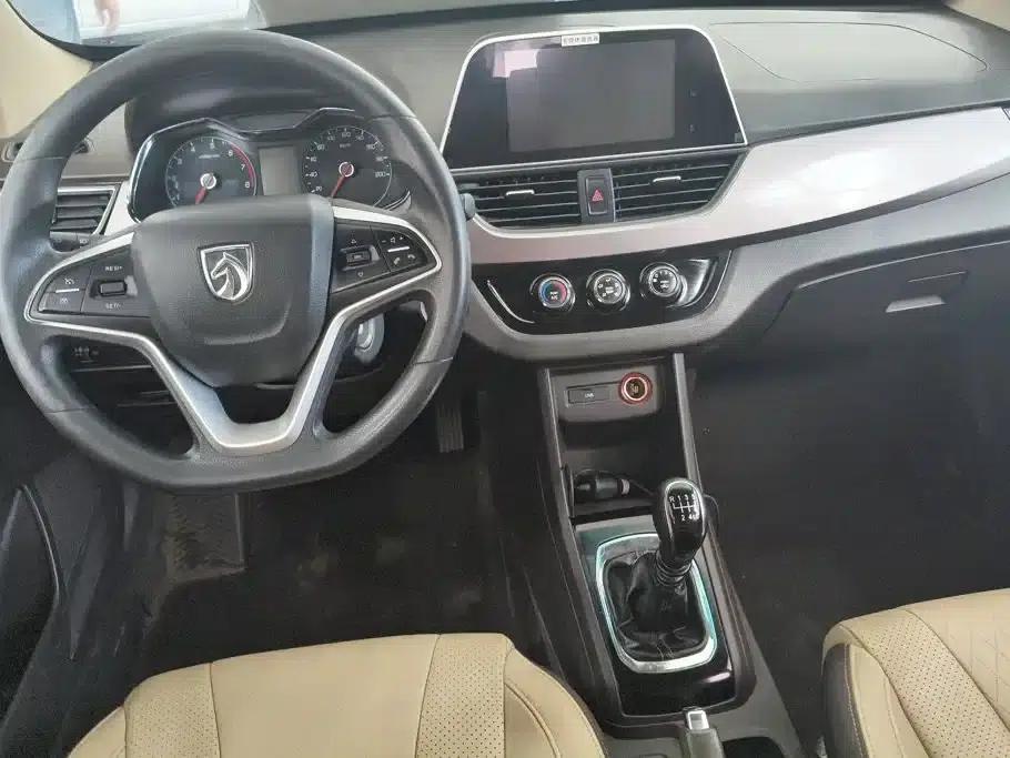 Baojun 310W 2017 1.5L Manual Fashion Edition (National V Emission Standard) — миниатюра 12