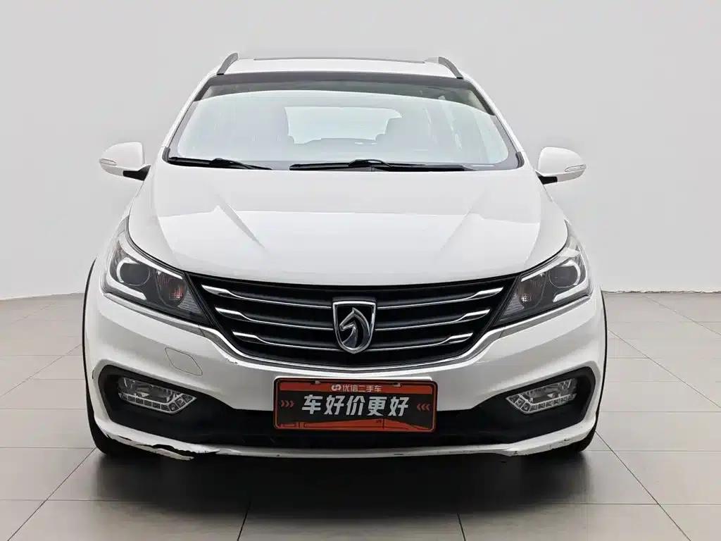 Baojun 310W 2017 1.5L Manual Deluxe Edition (National V Emission Standard) — миниатюра 3