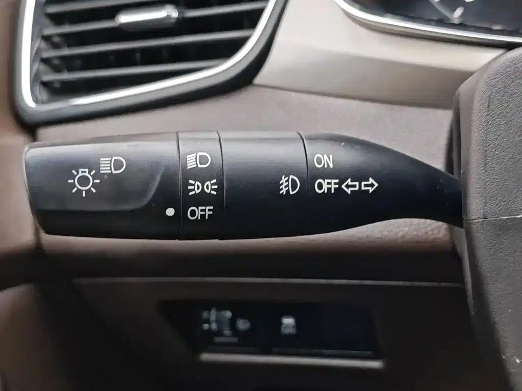 Baojun 310W 2017 1.5L Manual Deluxe Edition (National V Emission Standard) — миниатюра 21
