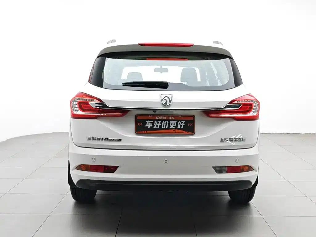 Baojun 310W 2017 1.5L Manual Deluxe Edition (National V Emission Standard) — миниатюра 4