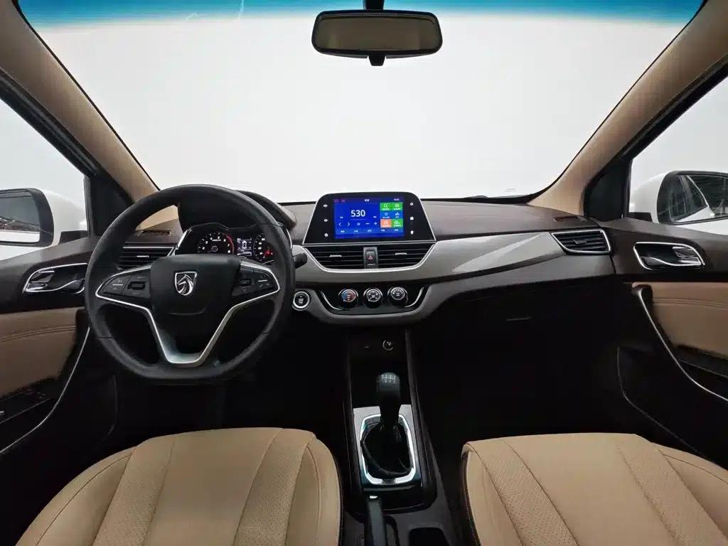 Baojun 310W 2017 1.5L Manual Deluxe Edition (National V Emission Standard) — миниатюра 5