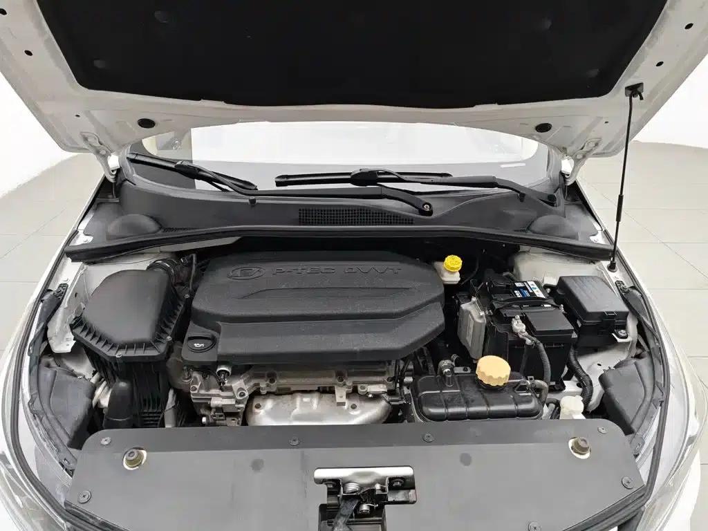 Baojun 310W 2017 1.5L Manual Deluxe Edition (National V Emission Standard) — миниатюра 6