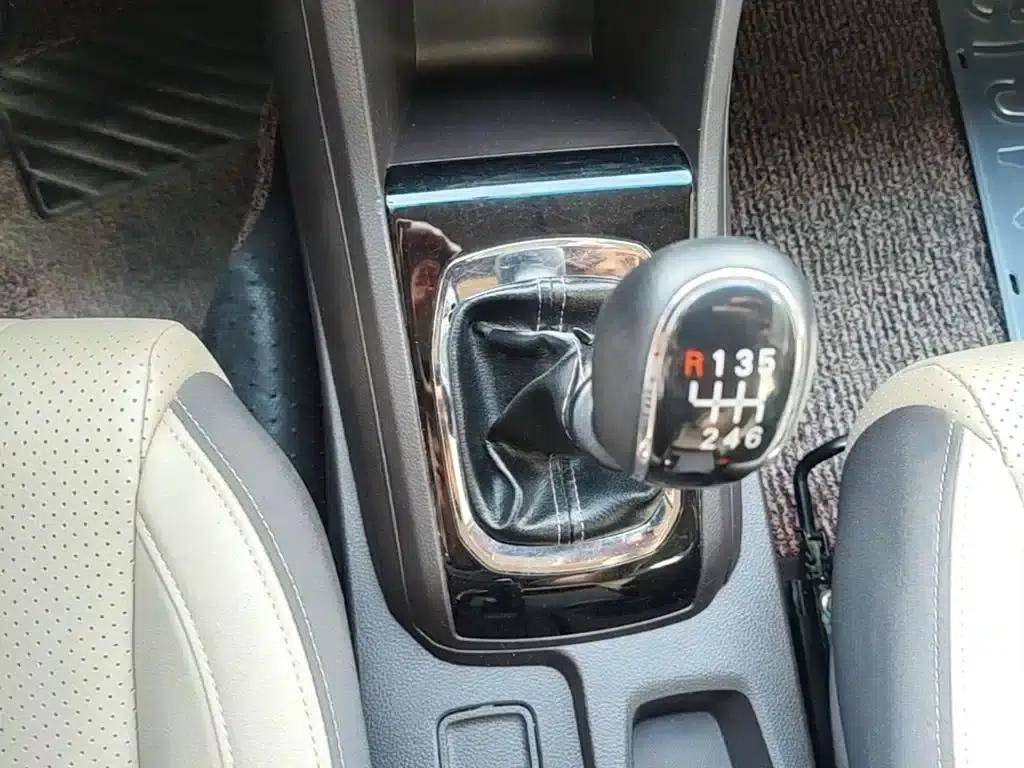 Baojun 310W 2017 1.5L Manual Fashion Edition (National V Emission Standard) — миниатюра 14