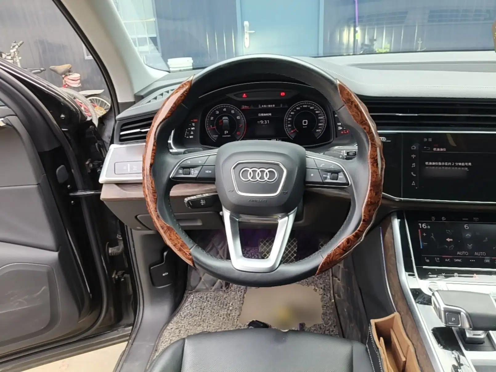 Audi Q7 2023 45 TFSI quattro S line Sport model — миниатюра 13