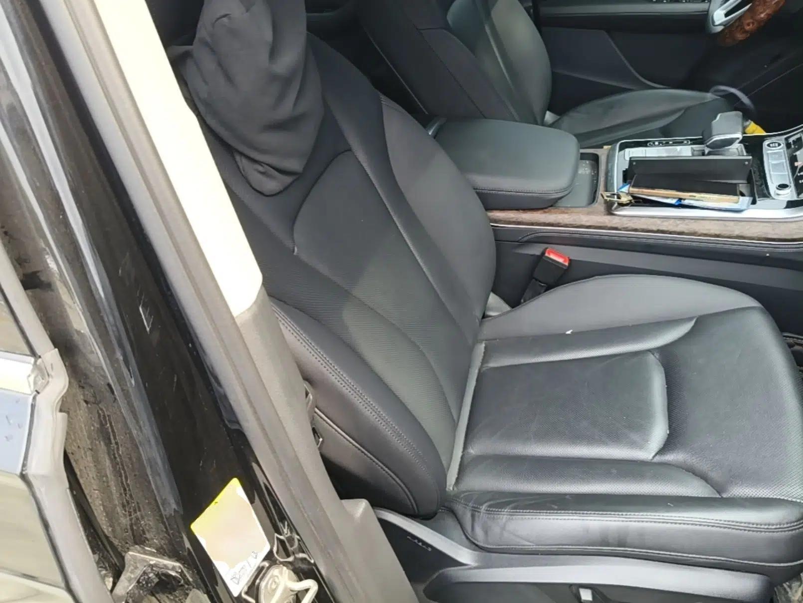 Audi Q7 2023 45 TFSI quattro S line Sport model — миниатюра 19