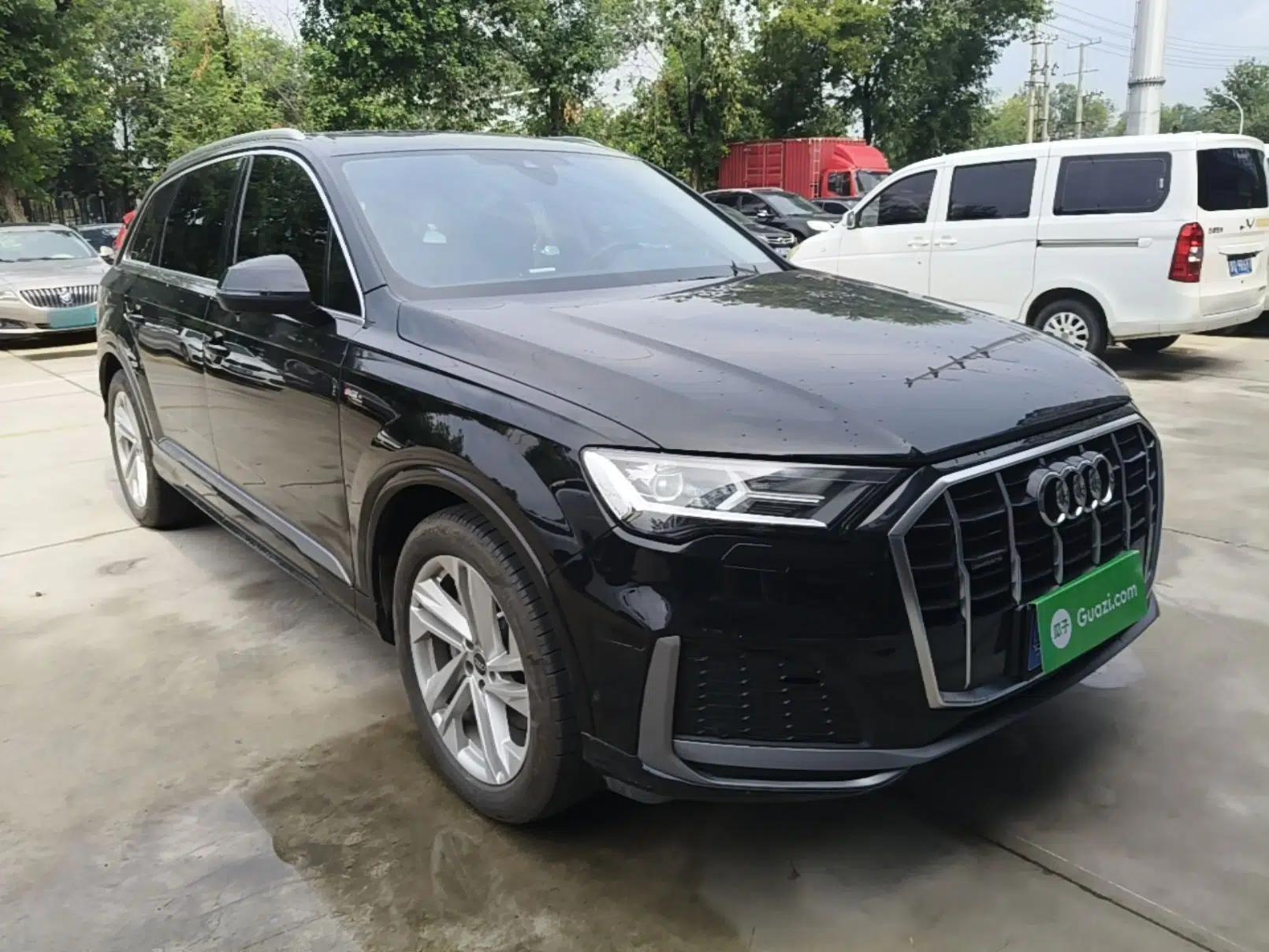 Audi Q7 2023 45 TFSI quattro S line Sport model — миниатюра 3