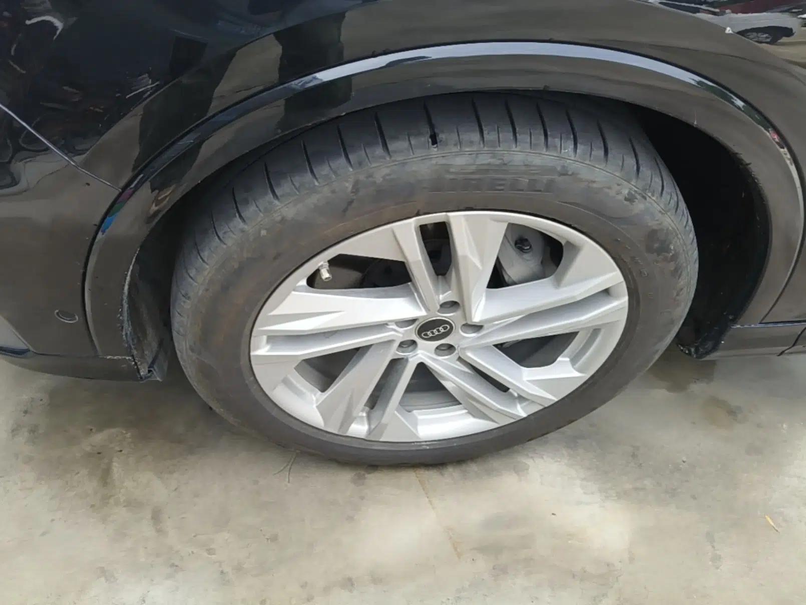 Audi Q7 2023 45 TFSI quattro S line Sport model — миниатюра 10